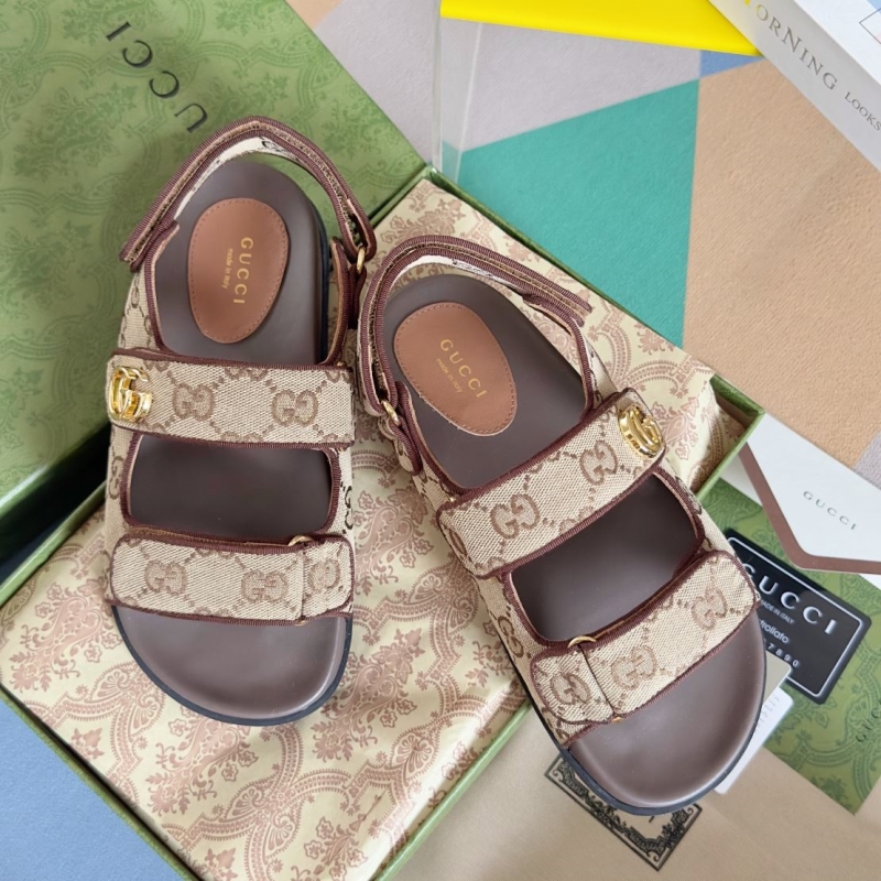 G*u*i sandals